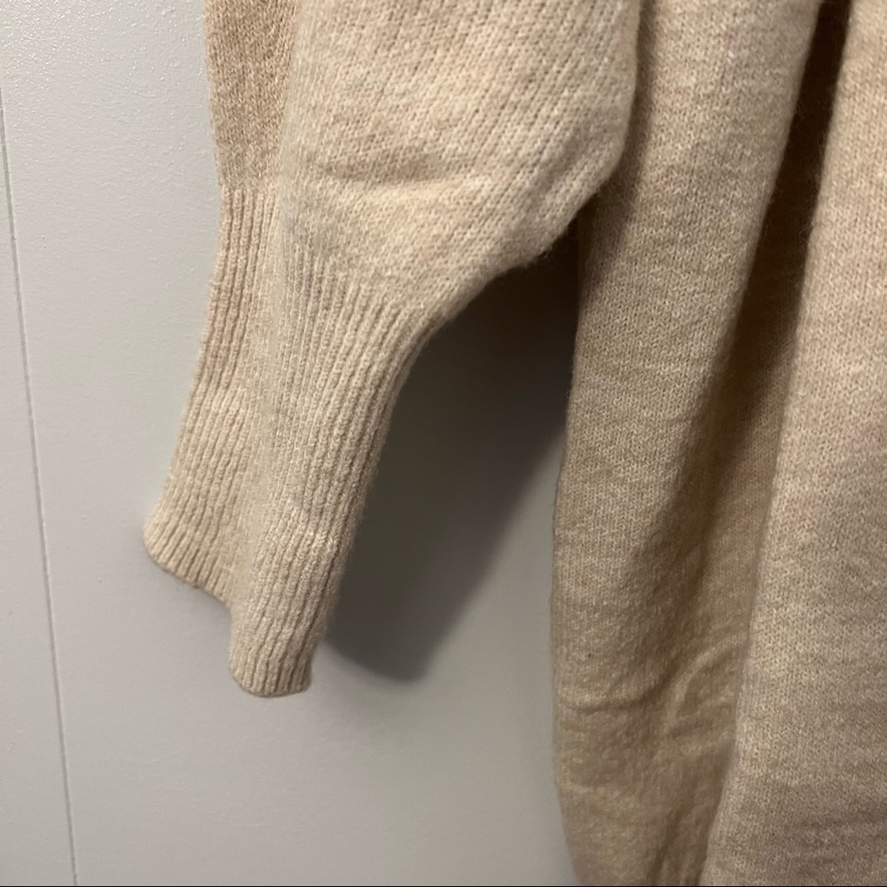 ⚡️SOLD⚡️ H&M Long Cardigan - Picture 9 of 9